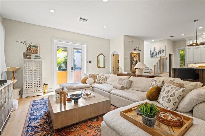 Image No.21-4 Bed Property for sale