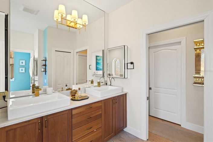 Image No.29-4 Bed Property for sale