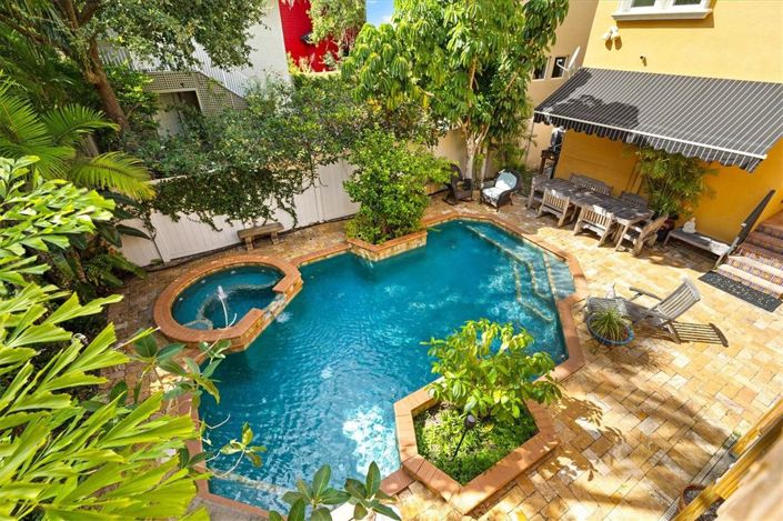 Image No.48-4 Bed Property for sale