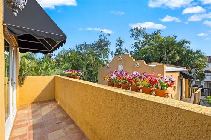 Image No.66-4 Bed Property for sale