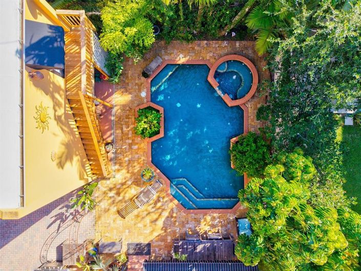 Image No.68-4 Bed Property for sale