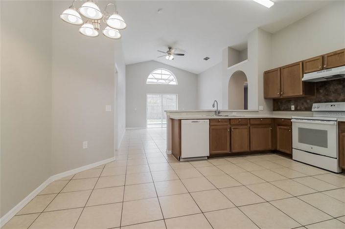 Image No.2-Propriété de 4 chambres à vendre à Kissimmee