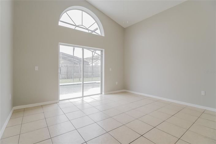 Image No.4-Propriété de 4 chambres à vendre à Kissimmee