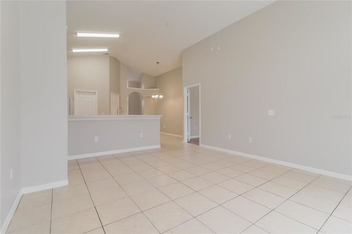 Image No.5-Propriété de 4 chambres à vendre à Kissimmee