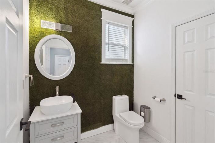 Image No.12-5 Bed Property for sale