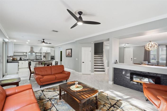 Image No.24-5 Bed Property for sale