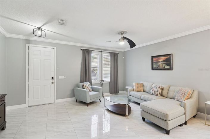 Image No.25-5 Bed Property for sale