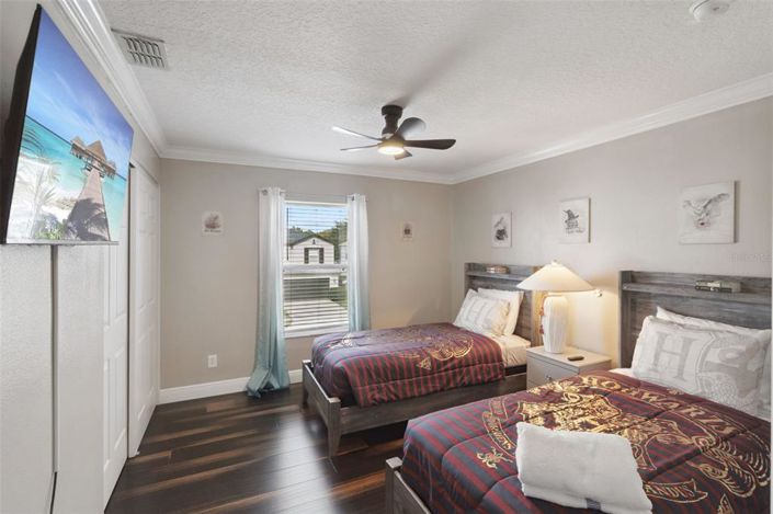 Image No.3-5 Bed Property for sale