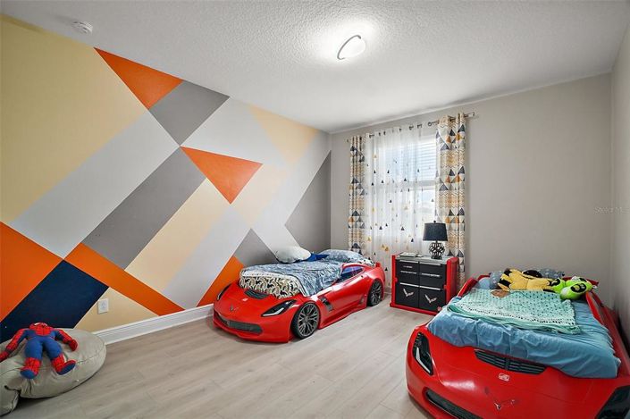 Image No.28-5 Bed Property for sale