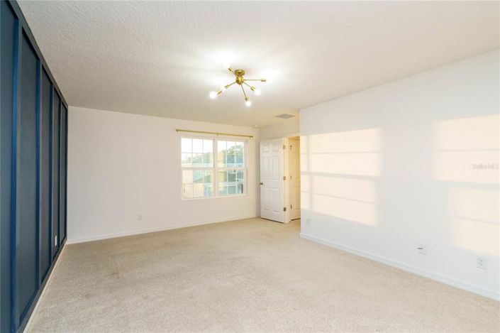 Image No.21-5 Bed Property for sale