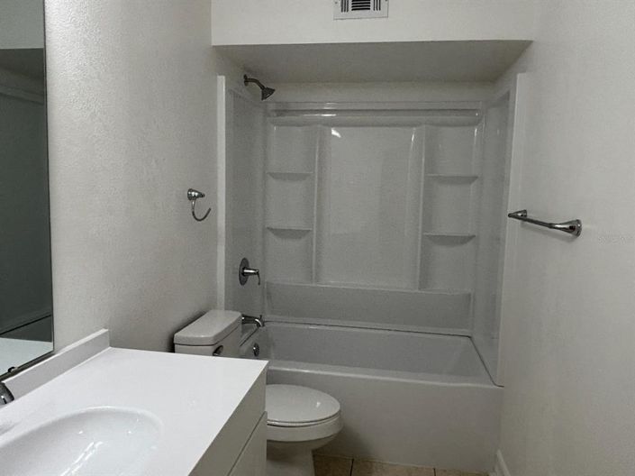 Image No.13-3 Bed Property for sale