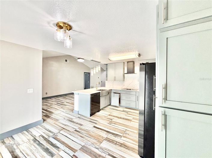 Image No.10-5 Bed Property for sale