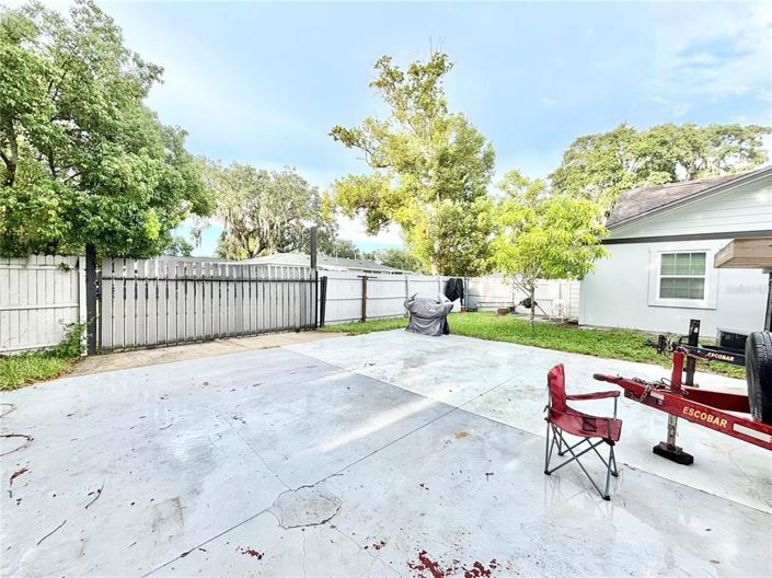 Image No.26-5 Bed Property for sale