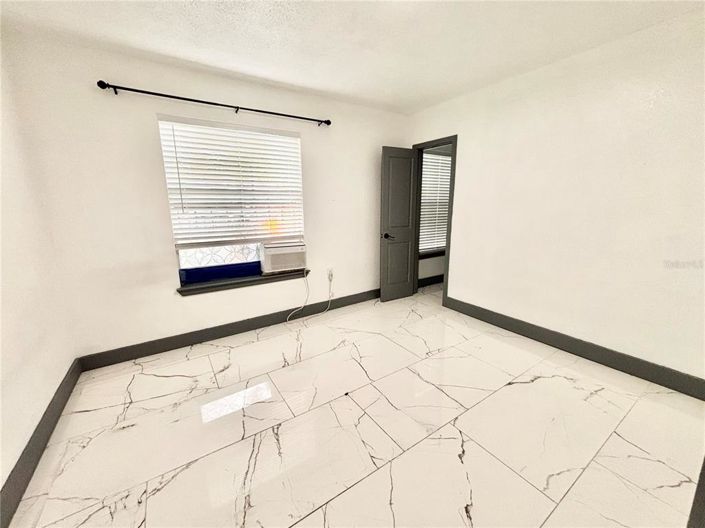 Image No.32-5 Bed Property for sale