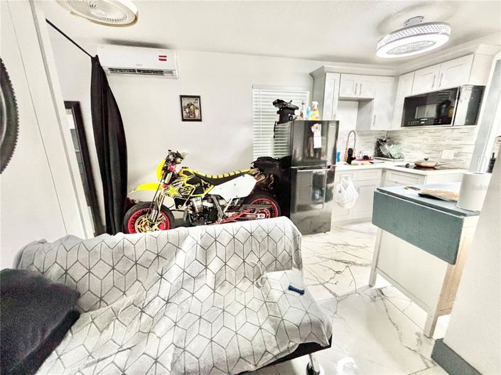 Image No.36-5 Bed Property for sale