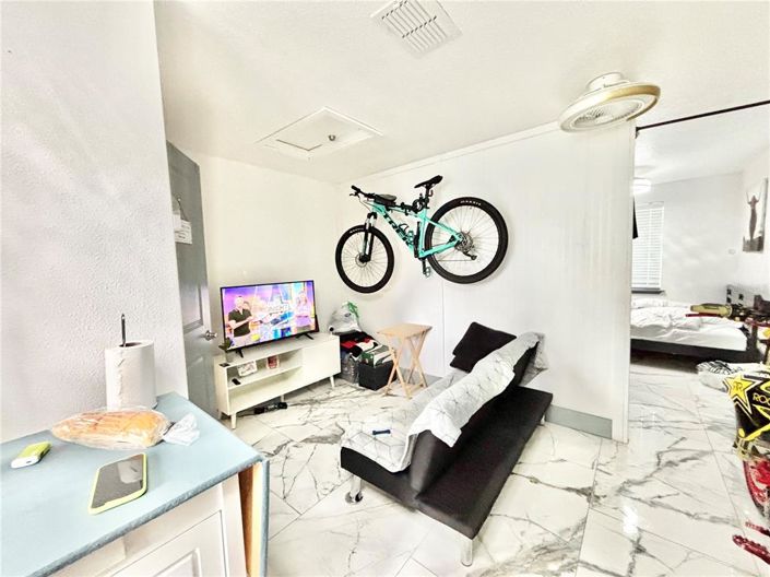 Image No.39-5 Bed Property for sale