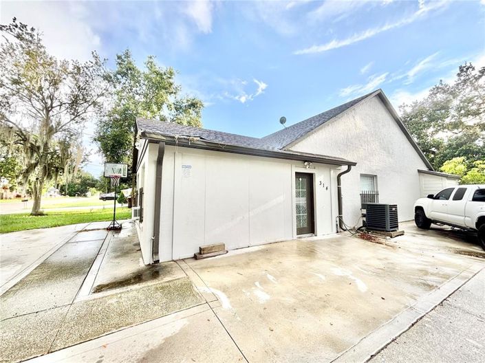 Image No.4-5 Bed Property for sale