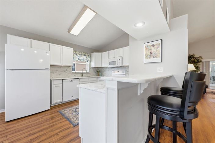 Image No.16-2 Bed Property for sale