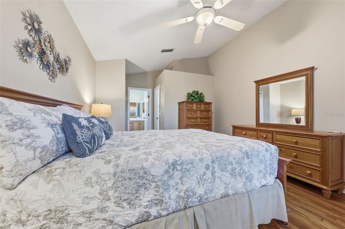 Image No.20-2 Bed Property for sale