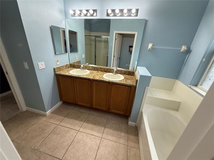 Image No.22-4 Bed Property for sale