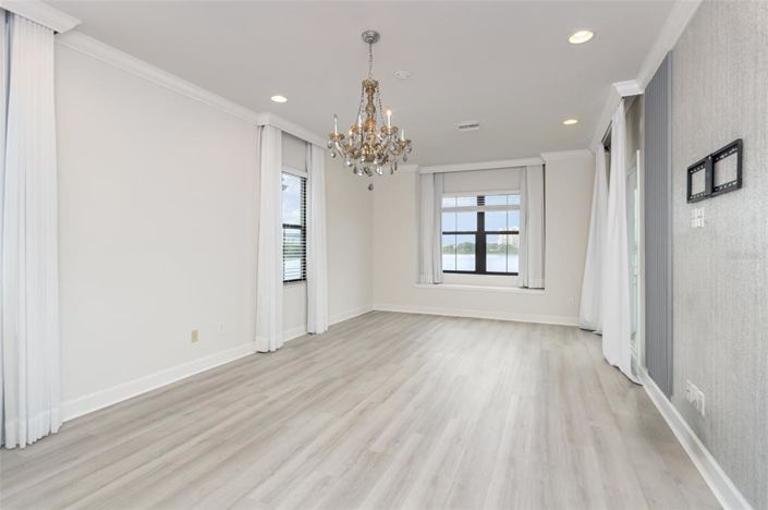 Image No.14-6 Bed Property for sale