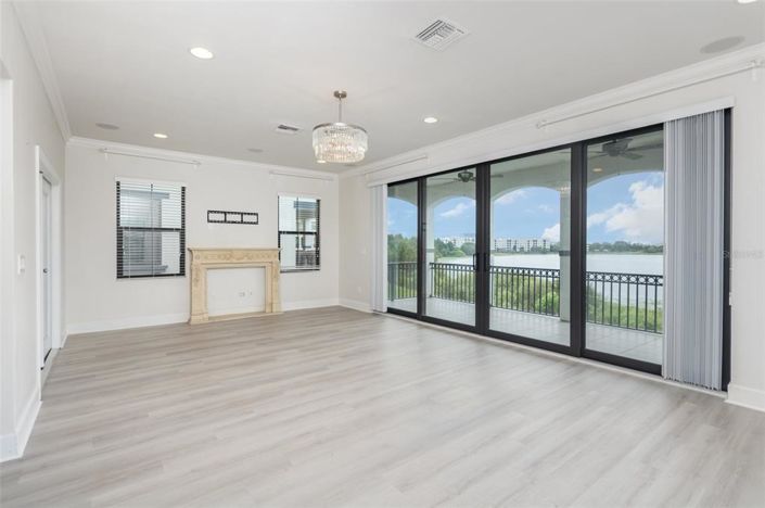 Image No.16-6 Bed Property for sale