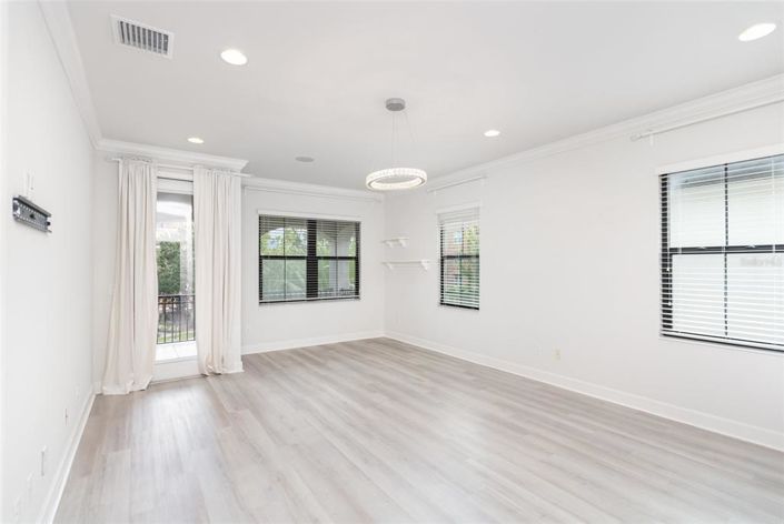 Image No.19-6 Bed Property for sale