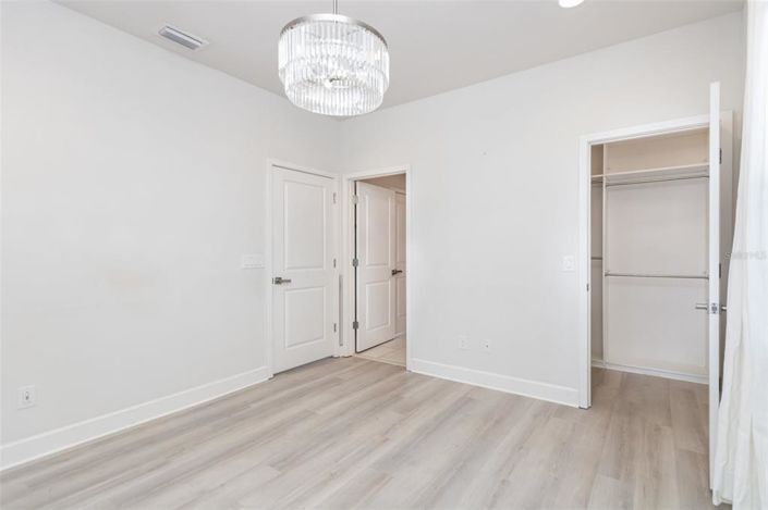 Image No.21-6 Bed Property for sale