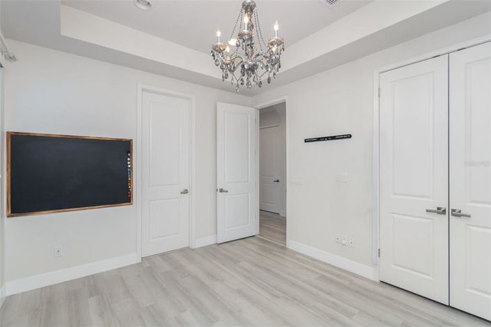 Image No.28-6 Bed Property for sale