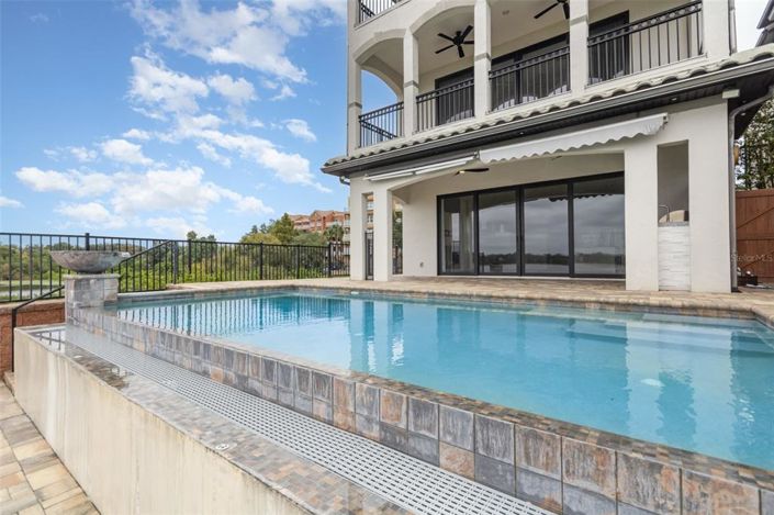 Image No.45-6 Bed Property for sale