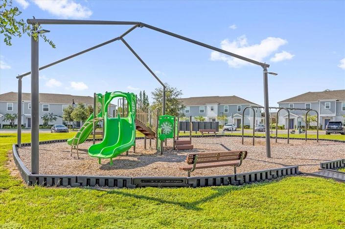 Image No.25-3 Bed Townhouse for sale