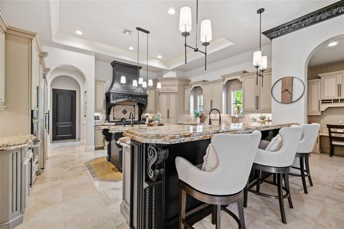 Image No.18-5 Bed Property for sale