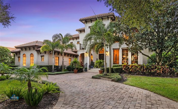 Image No.2-5 Bed Property for sale