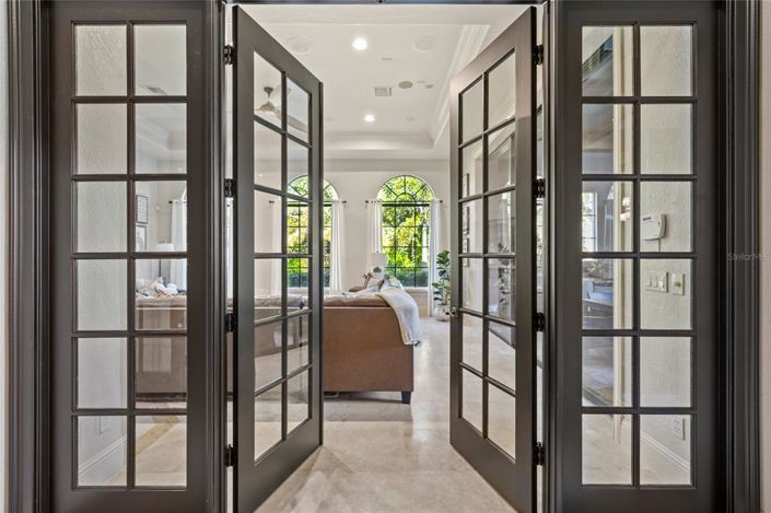 Image No.28-5 Bed Property for sale