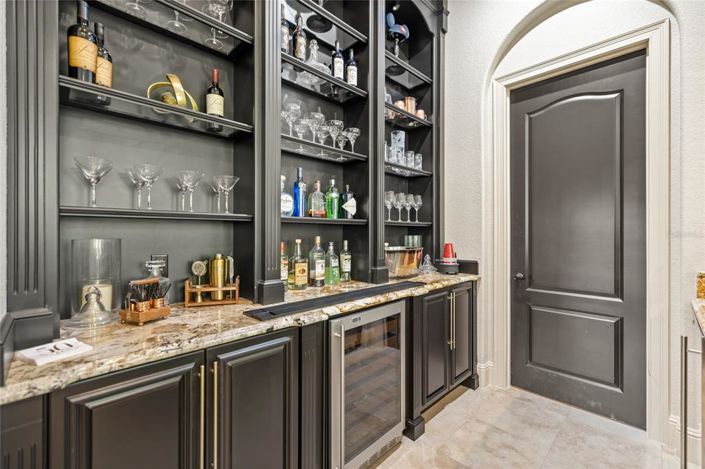 Image No.35-5 Bed Property for sale