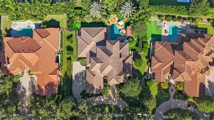 Image No.4-5 Bed Property for sale