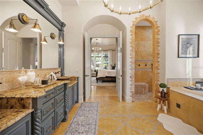 Image No.43-5 Bed Property for sale