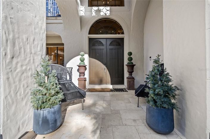 Image No.5-5 Bed Property for sale