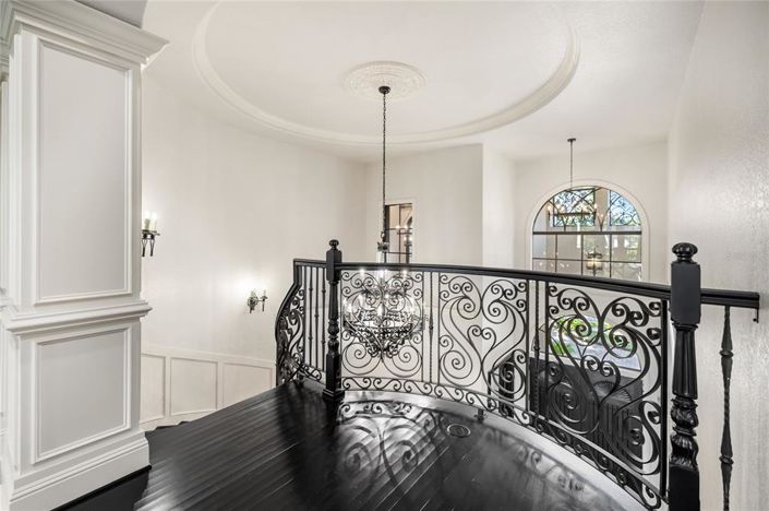 Image No.51-5 Bed Property for sale