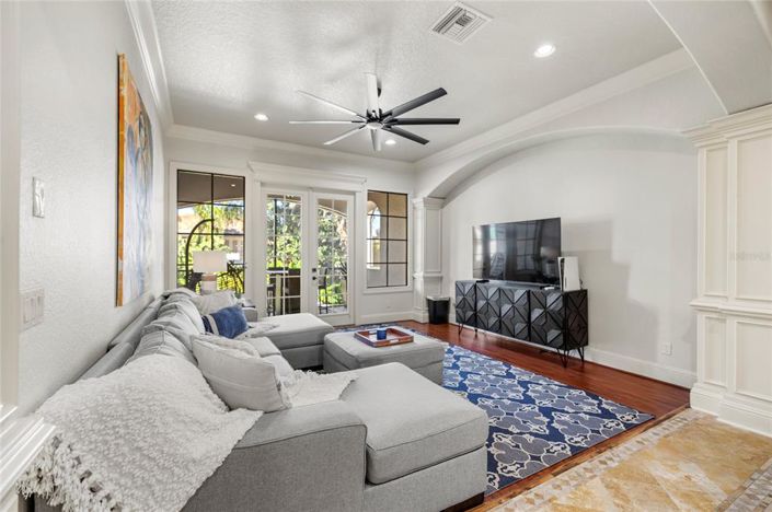 Image No.53-5 Bed Property for sale