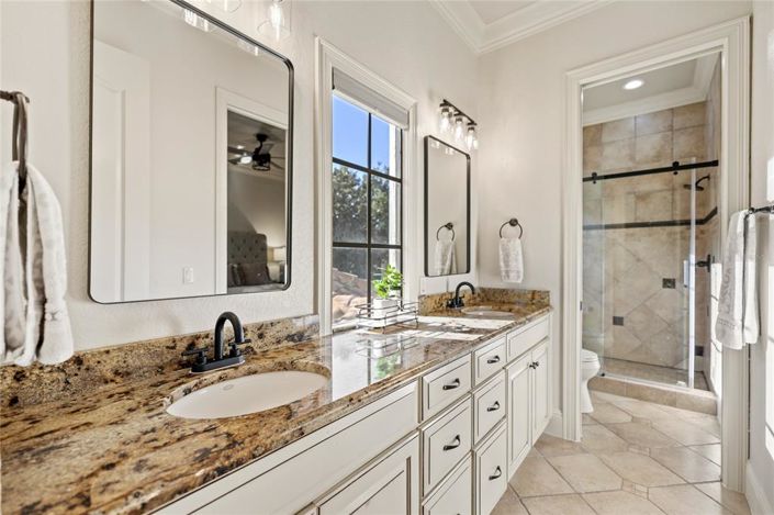 Image No.60-5 Bed Property for sale