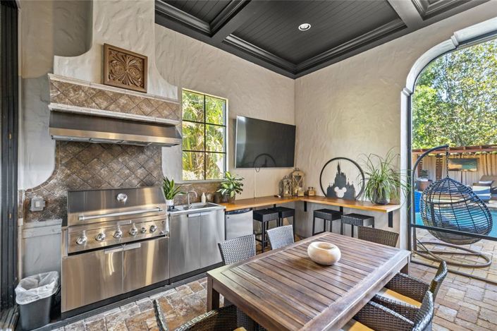 Image No.65-5 Bed Property for sale