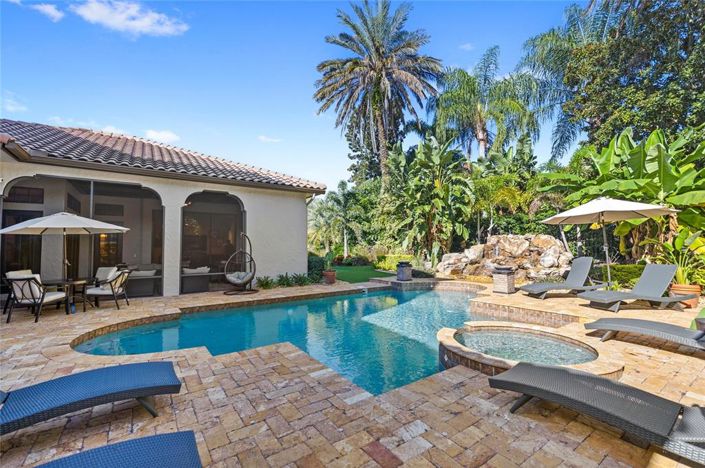 Image No.68-5 Bed Property for sale