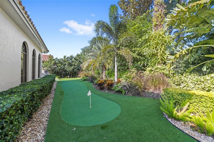 Image No.73-5 Bed Property for sale