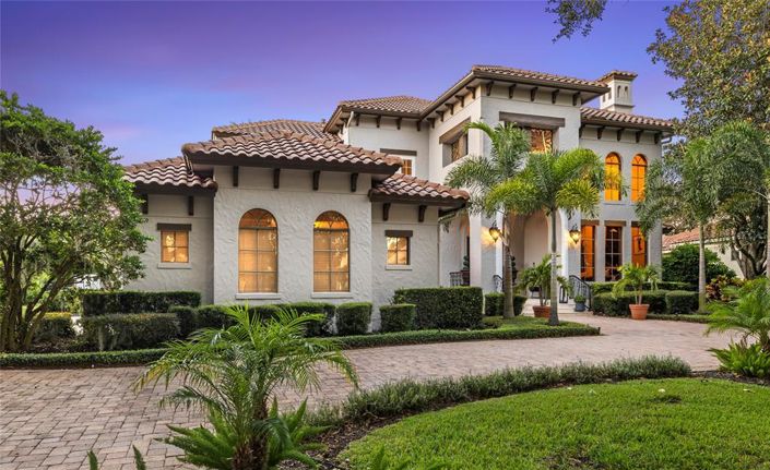 Image No.74-5 Bed Property for sale