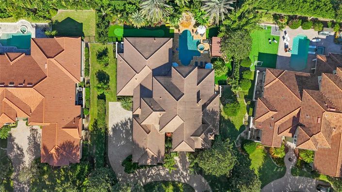 Image No.89-5 Bed Property for sale