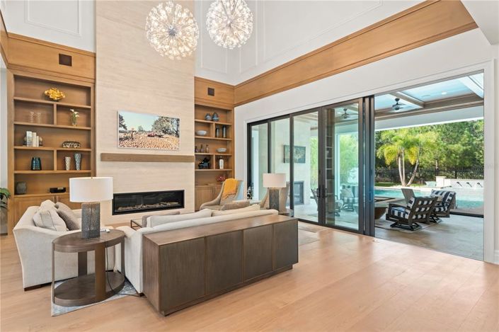 Image No.14-6 Bed Property for sale