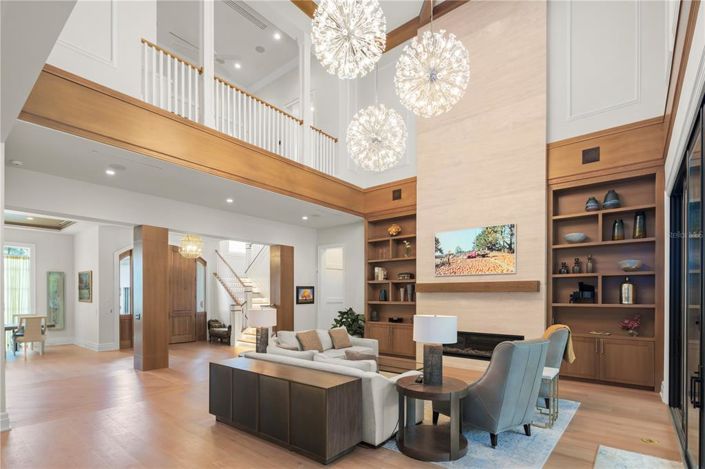 Image No.2-6 Bed Property for sale