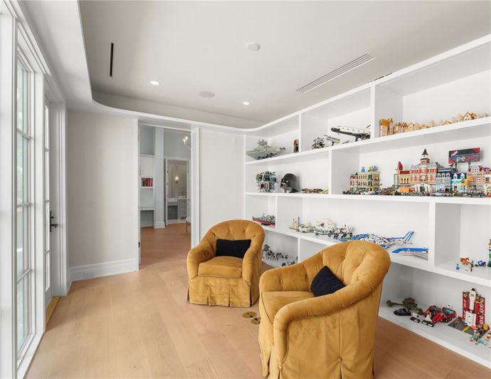 Image No.30-6 Bed Property for sale