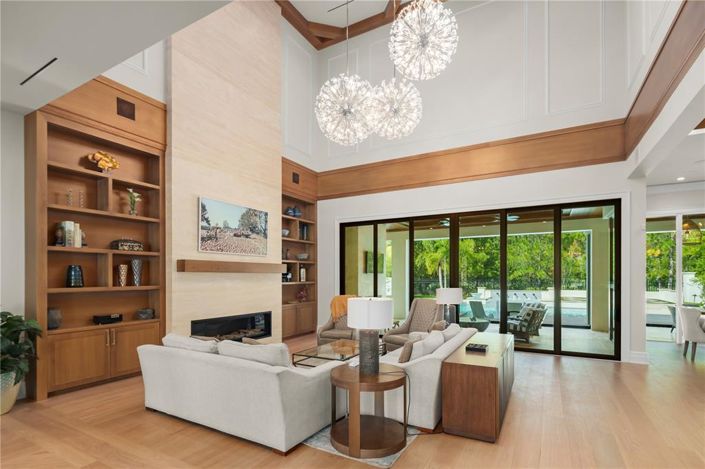 Image No.4-6 Bed Property for sale